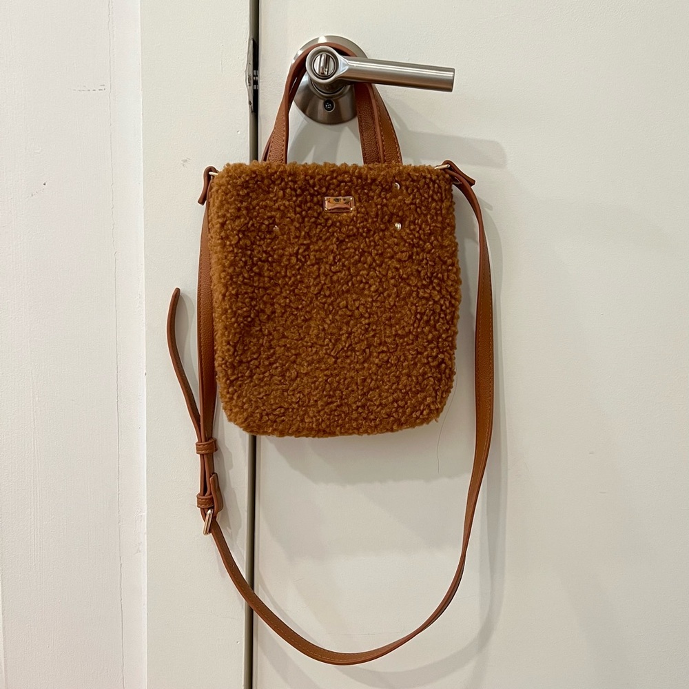 Faux fur crossbody bag small - brown